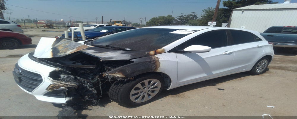KMHD35LH0HU364524 2017 HYUNDAI ELANTRA GT photo no. 2