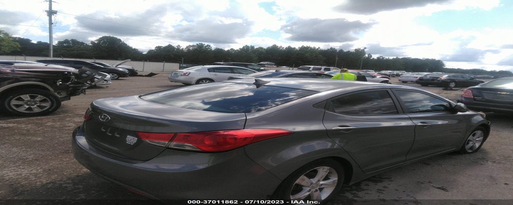 5NPDH4AE6DH303577 2013 HYUNDAI ELANTRA photo no. 4