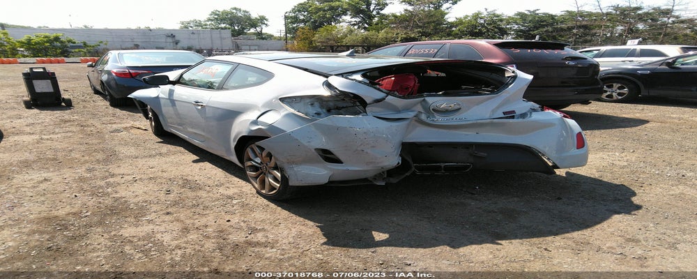 KMHTC6AD9FU218296 2015 HYUNDAI VELOSTER photo no. 3