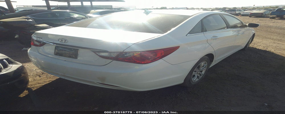 5NPEB4AC5BH022601 2011 HYUNDAI SONATA photo no. 4