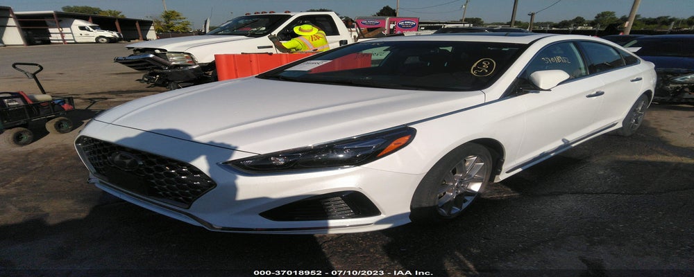 5NPE34AB6JH693388 2018 HYUNDAI SONATA photo no. 2