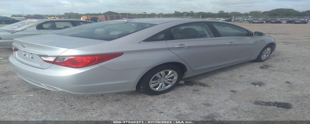 5NPEB4AC1BH103661 2011 HYUNDAI SONATA photo no. 4
