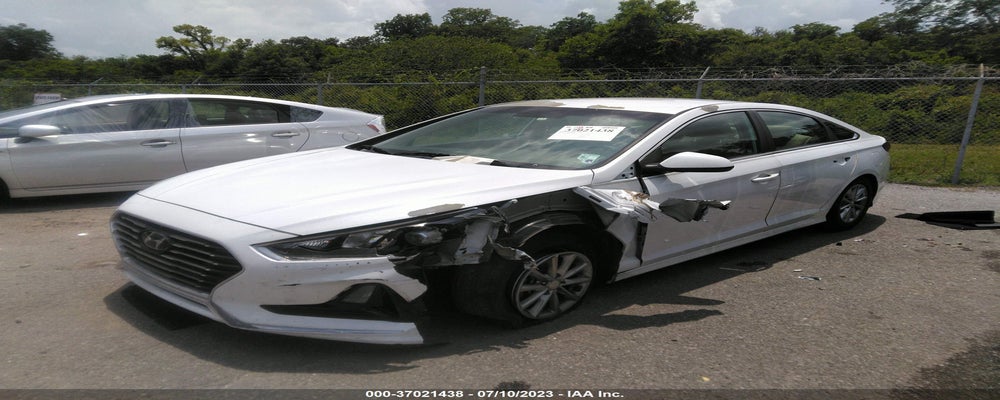 5NPE24AF8JH633098 2018 HYUNDAI SONATA photo no. 2