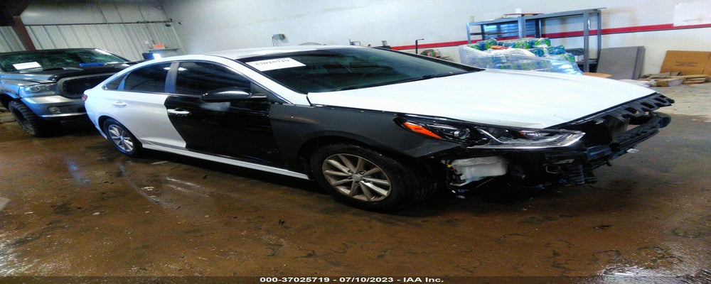 5NPE24AF9JH599107 2018 HYUNDAI SONATA photo no. 4