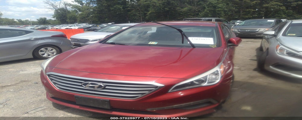 5NPE24AF0FH227341 2015 HYUNDAI SONATA photo no. 2