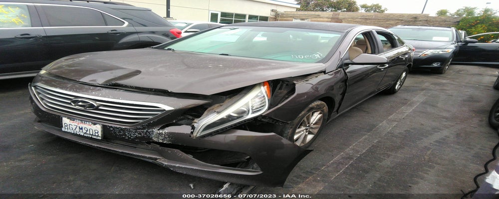 5NPE24AF2FH236851 2015 HYUNDAI SONATA photo no. 2