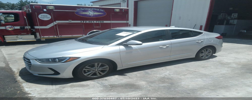 5NPD84LF0JH365591 2018 HYUNDAI ELANTRA photo no. 2