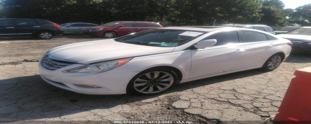 5NPEC4AC3BH068568 2011 HYUNDAI SONATA photo no. 2