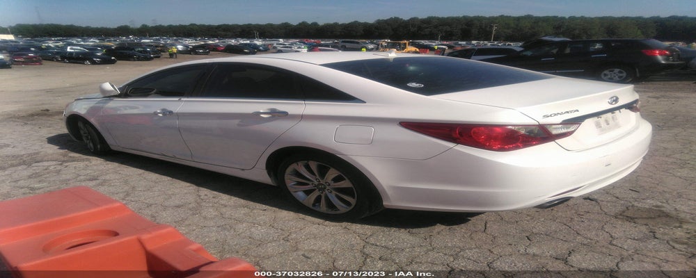 5NPEC4AC3BH068568 2011 HYUNDAI SONATA photo no. 3