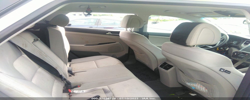 KM8J3CA27HU295627 2017 HYUNDAI TUCSON photo no. 8