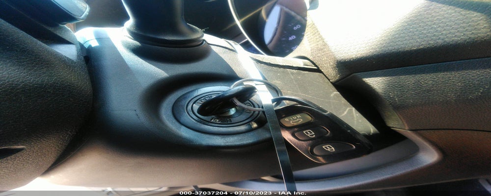 1FTHW26F0VEA10062 2012 HYUNDAI VELOSTER photo no. 11