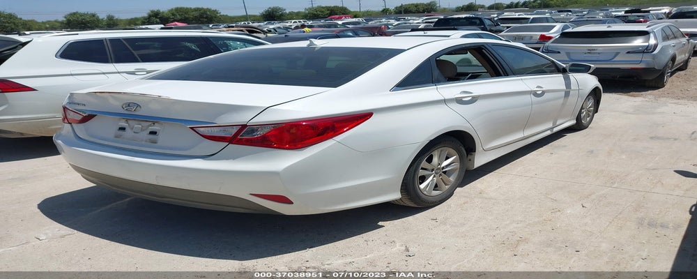 5NPEB4AC2EH934946 2014 HYUNDAI SONATA photo no. 4