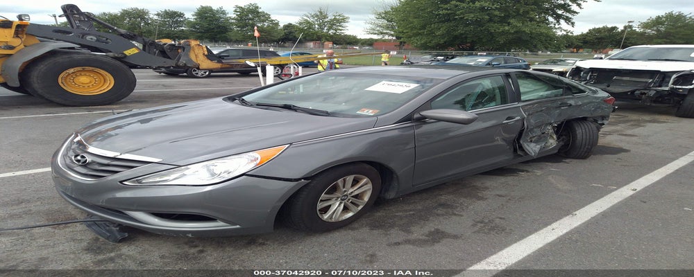 5NPEB4AC6DH778733 2013 HYUNDAI SONATA photo no. 2