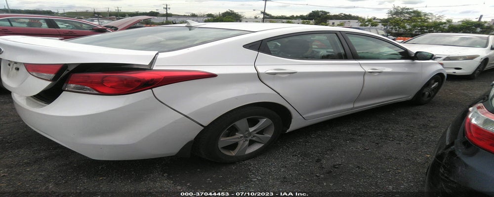 5NPDH4AE2DH391639 2013 HYUNDAI ELANTRA photo no. 4
