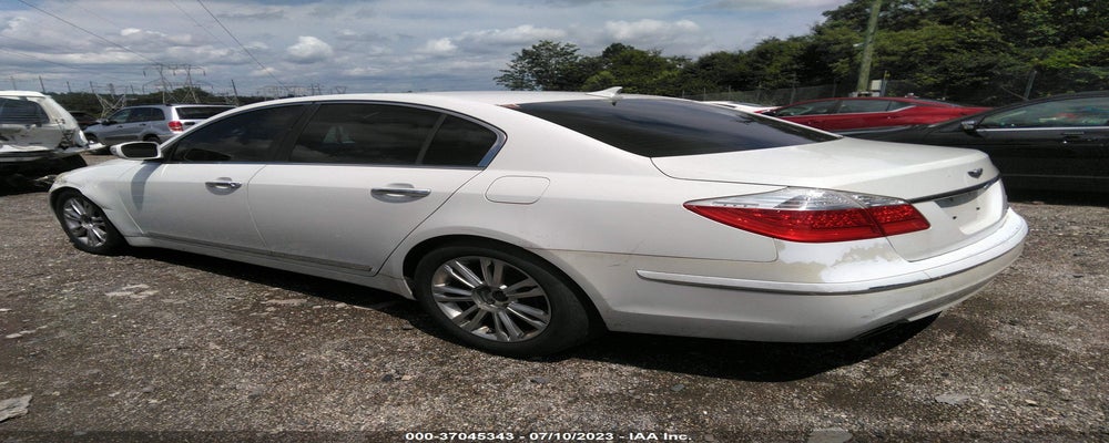 KMHGC4DF2AU105737 2010 HYUNDAI GENESIS photo no. 3