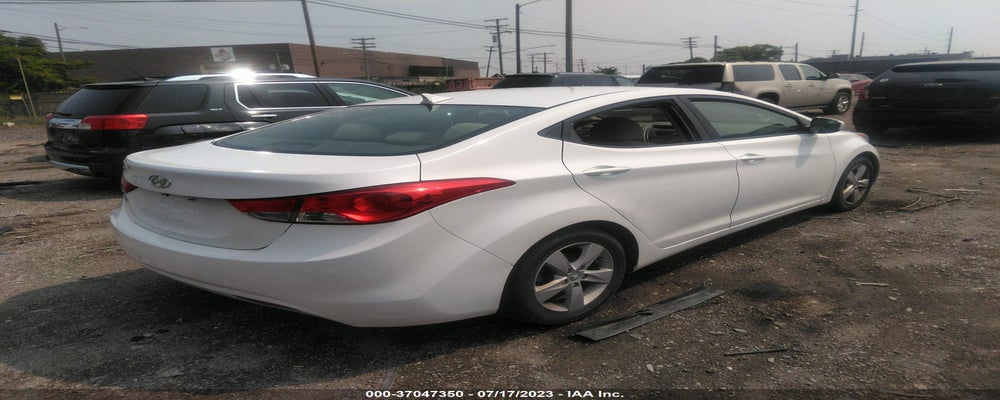 5NPDH4AE1DH219358 2013 HYUNDAI ELANTRA photo no. 4