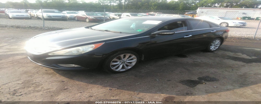 5NPEC4AB8BH203227 2011 HYUNDAI SONATA photo no. 2