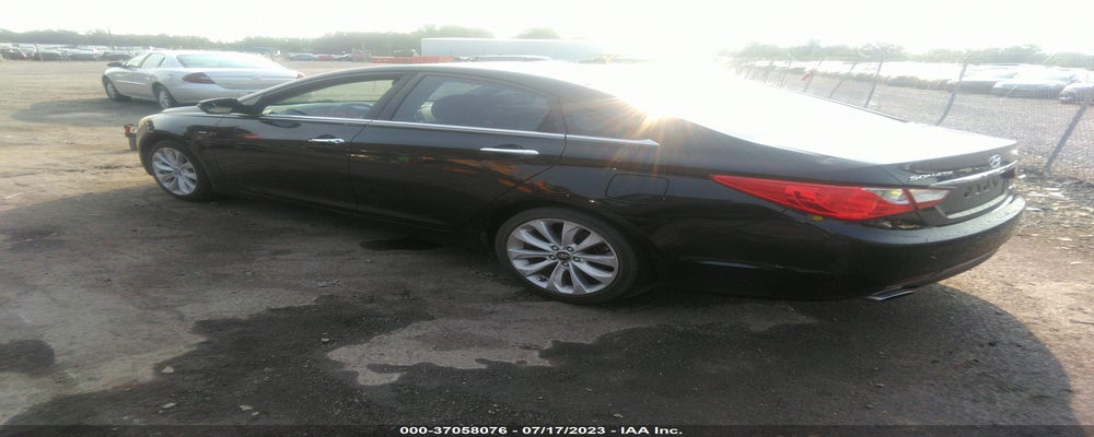 5NPEC4AB8BH203227 2011 HYUNDAI SONATA photo no. 3