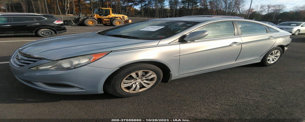 5NPEB4AC8BH188420 2011 HYUNDAI SONATA photo no. 2