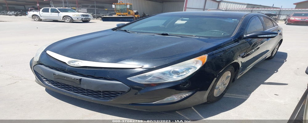 5NPEC4AC7BH232629 2011 HYUNDAI SONATA photo no. 2