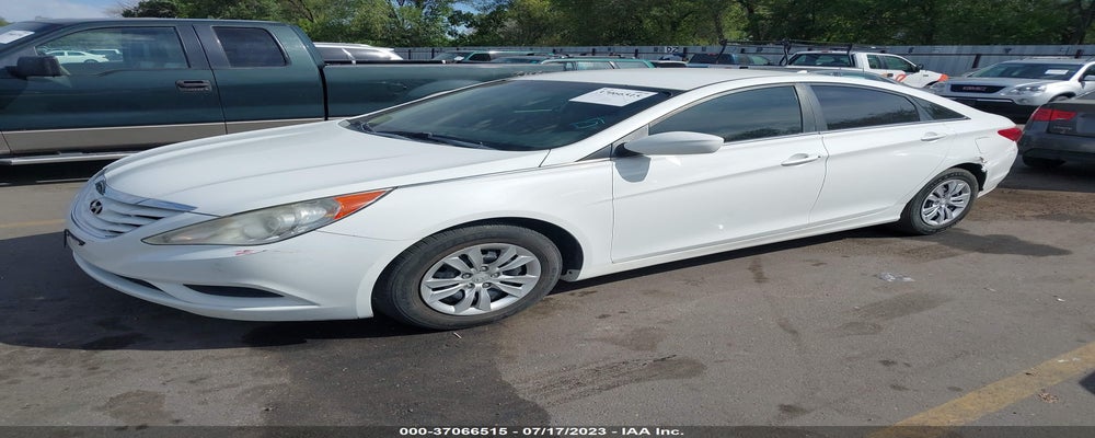 5NPEB4AC9BH222946 2011 HYUNDAI SONATA photo no. 2