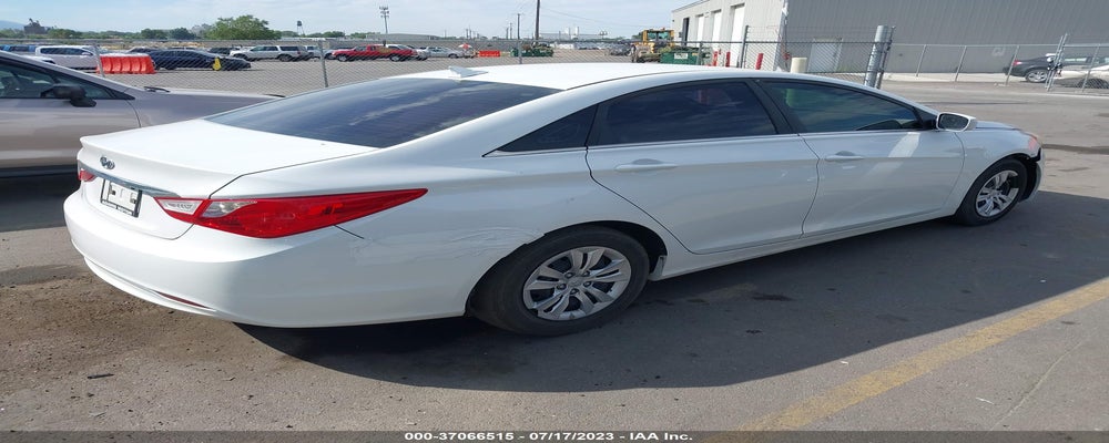 5NPEB4AC9BH222946 2011 HYUNDAI SONATA photo no. 4