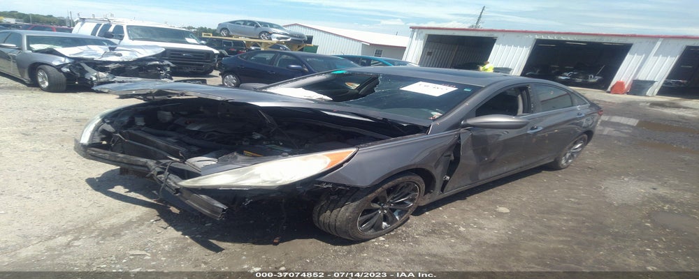 5NPEC4AB6BH218065 2011 HYUNDAI SONATA photo no. 2