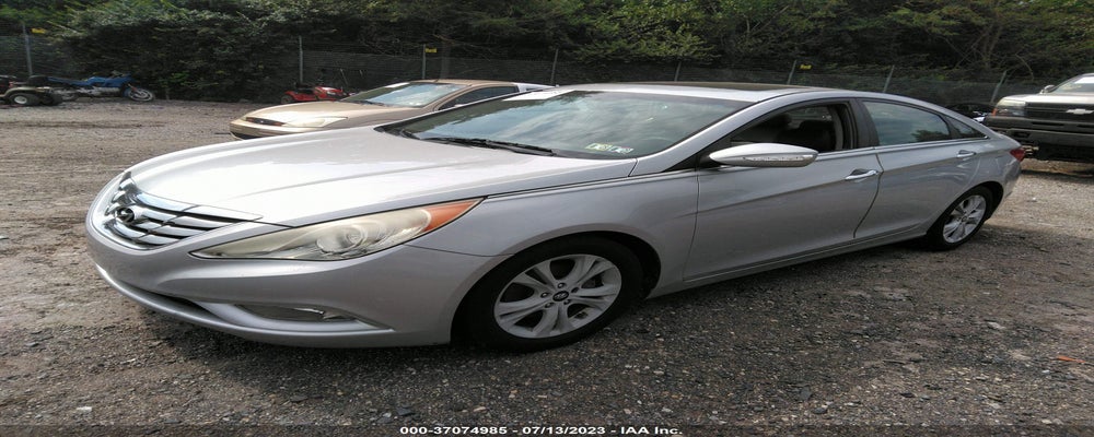 5NPEC4AC2BH080081 2011 HYUNDAI SONATA photo no. 2