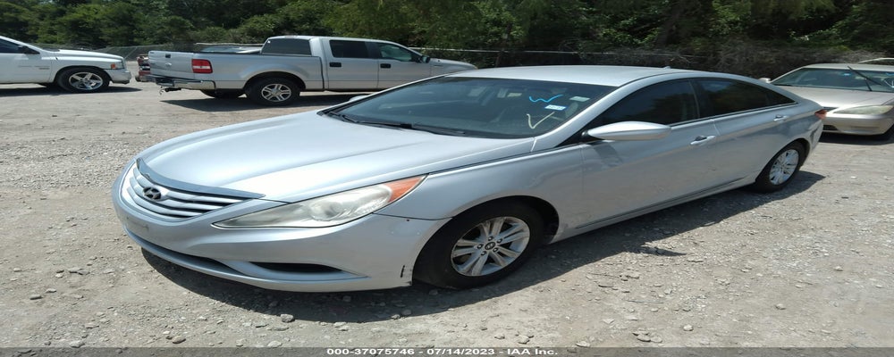 5NPEB4AC4BH063804 2011 HYUNDAI SONATA photo no. 2