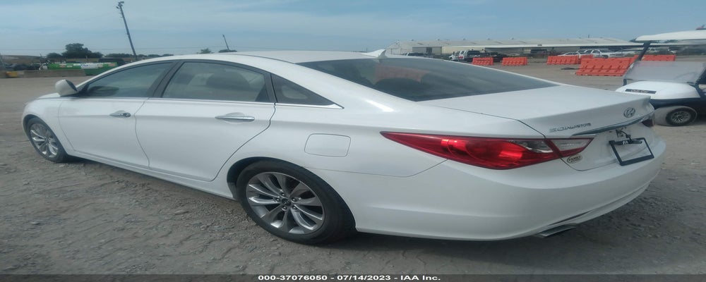 5NPEC4AC1BH014878 2011 HYUNDAI SONATA photo no. 3