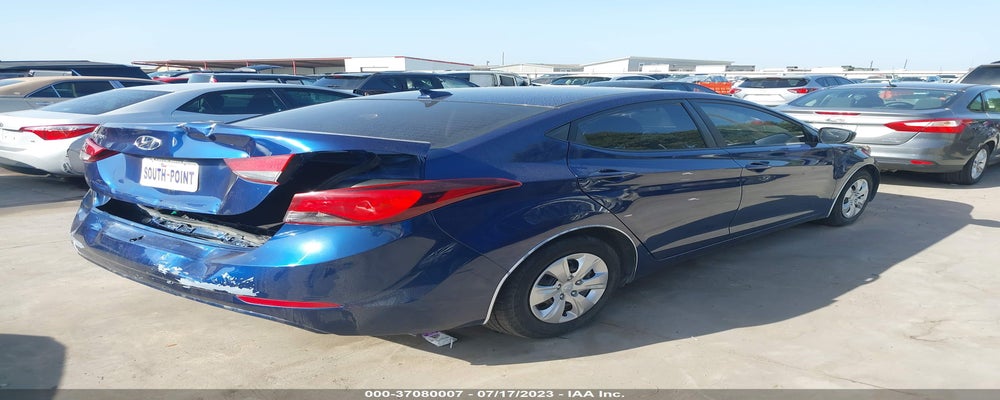 5NPDH4AE7GH748611 2016 HYUNDAI ELANTRA photo no. 4