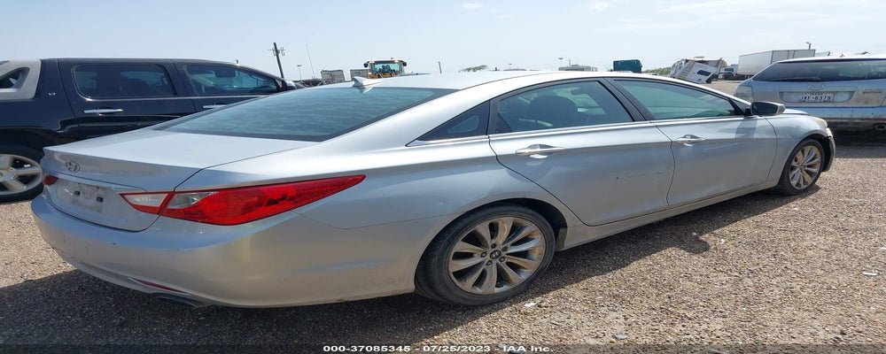 5NPEC4AC1BH053809 2011 HYUNDAI SONATA photo no. 4