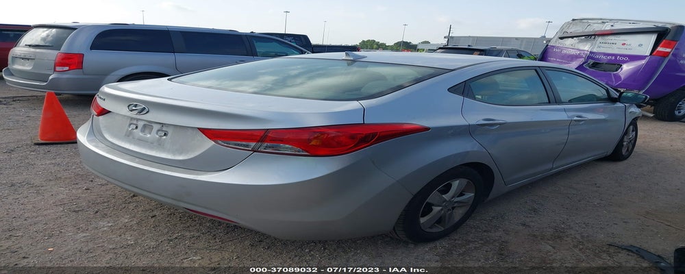 5NPDH4AE3DH329120 2013 HYUNDAI ELANTRA photo no. 4