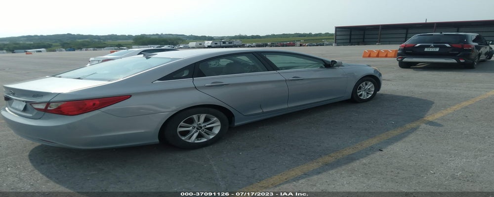 5NPEB4AC1BH149877 2011 HYUNDAI SONATA photo no. 4