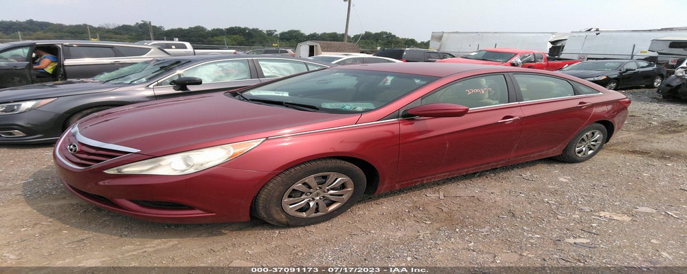 5NPEB4AC4BH228461 2011 HYUNDAI SONATA photo no. 2