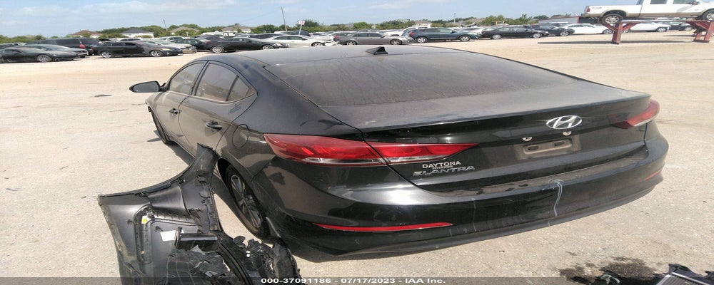 5NPD84LF5JH245995 2018 HYUNDAI ELANTRA photo no. 3