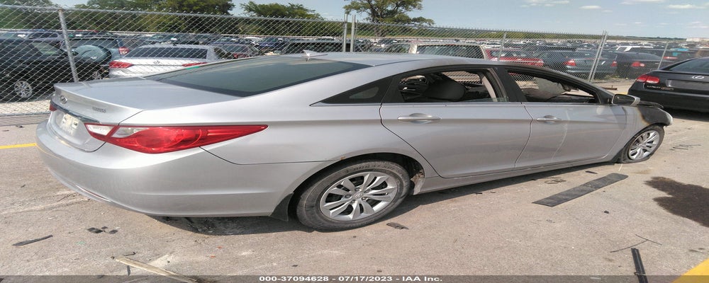 5NPEB4AC6DH557875 2013 HYUNDAI SONATA photo no. 4