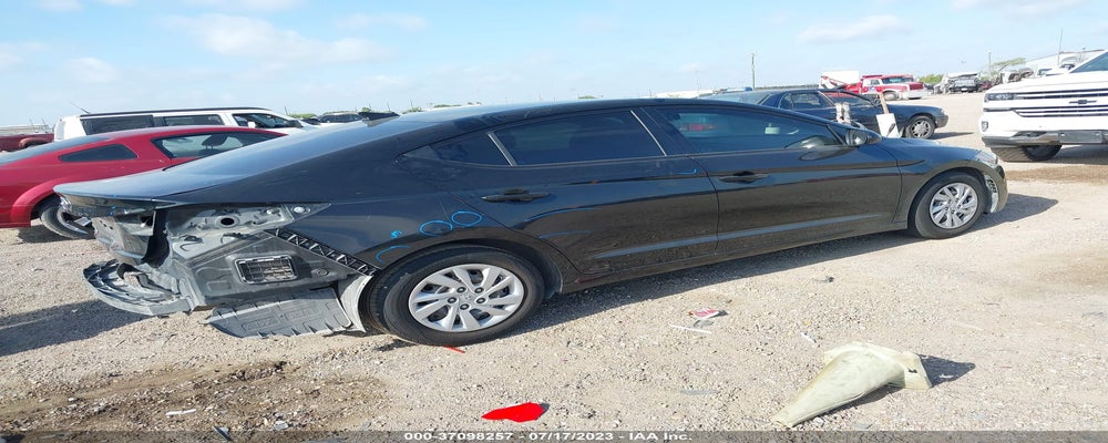 5NPD74LF3HH132334 2017 HYUNDAI ELANTRA photo no. 4