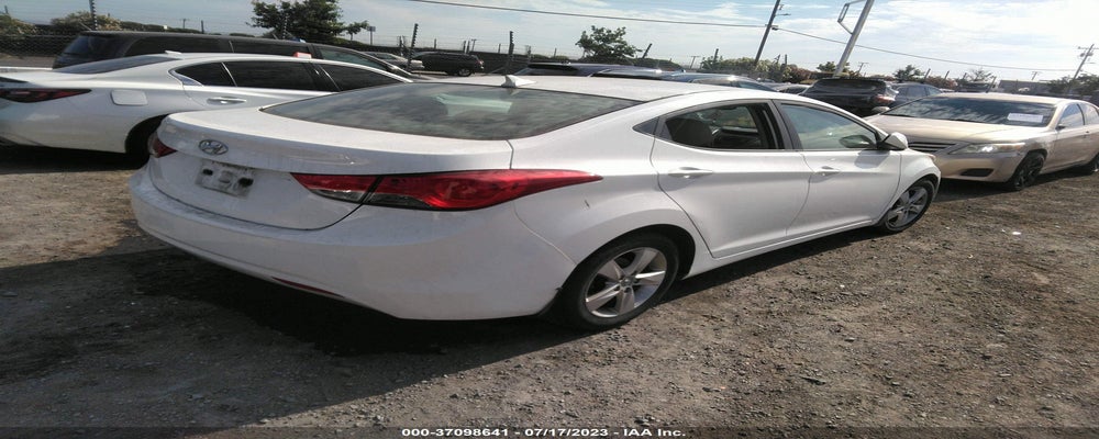 5NPDH4AE7DH288880 2013 HYUNDAI ELANTRA photo no. 4
