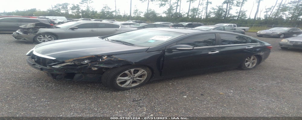 5NPEC4AC9BH260755 2011 HYUNDAI SONATA photo no. 2