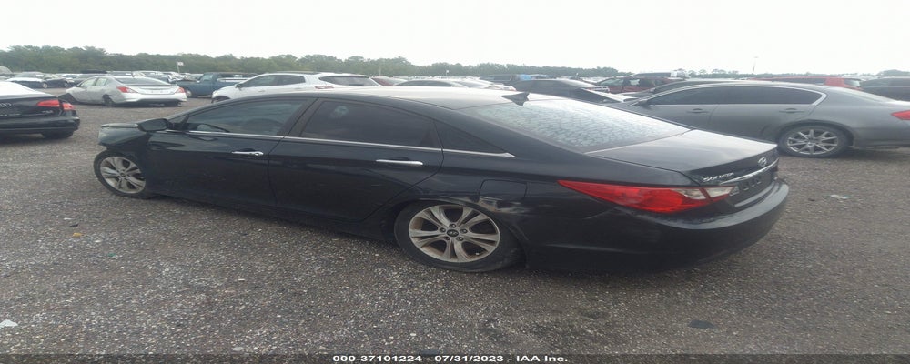 5NPEC4AC9BH260755 2011 HYUNDAI SONATA photo no. 3