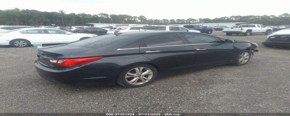 5NPEC4AC9BH260755 2011 HYUNDAI SONATA photo no. 4