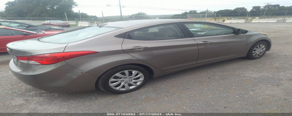 5NPDH4AE3BH033205 2011 HYUNDAI ELANTRA photo no. 4