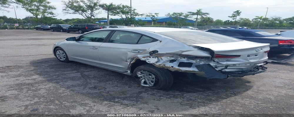 KMHD74LF8JU613736 2018 HYUNDAI ELANTRA photo no. 3