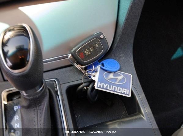 2017 Hyundai SONATA SE — миниатюра 11