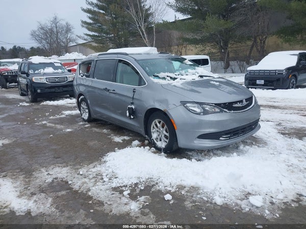2020 Chrysler Voyager