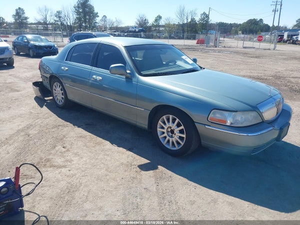 2006 Lincoln Town Car