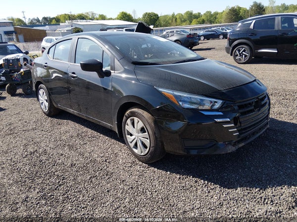 2025 Nissan Versa