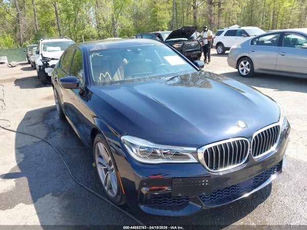 2016 BMW 750i