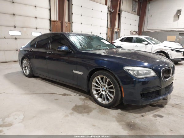 2015 BMW 750i
